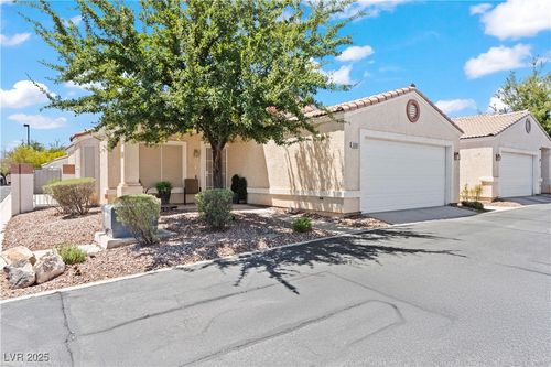 5061 Droubay Dr, Las Vegas, NV, 89122-8102 | Card Image