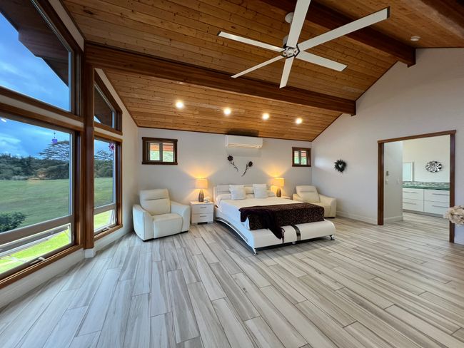 Upstairs primary bedroom with ensuite bath, ocean views! | Image 10