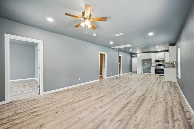 906 S Willow St, House other with 3 bedrooms, 2 bathrooms and null parking in Sherman TX | Image 11