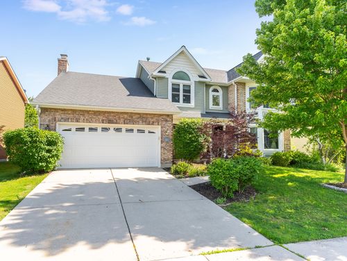 27W306 Victoria Ln, Winfield, IL, 60190-1849 | Card Image