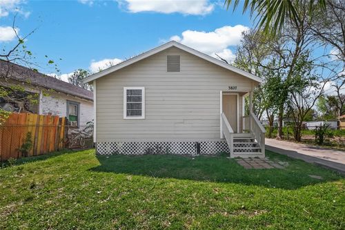 3827 Wayne Street, Houston, TX, 77026 | Card Image