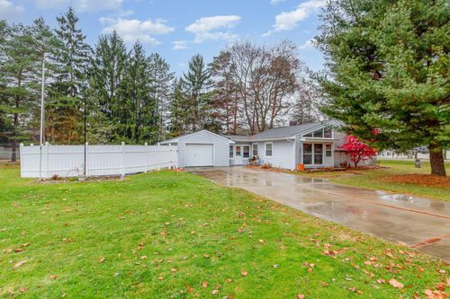 3165 Amelia Ave, Flushing, MI, 48433-2303 | Card Image