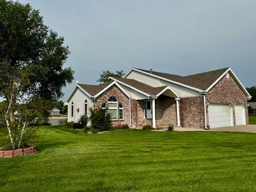2 Sonja Dr, Doniphan, NE, 68832-9775 | Card Image