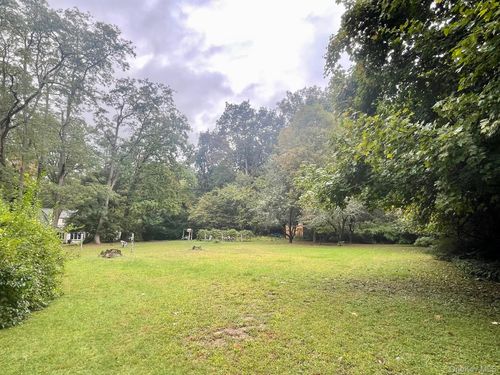 8 Bayard Ln N, Suffern, NY, 10901-3410 | Card Image