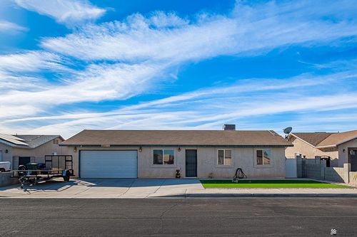 8933 E 39th Pl, Yuma, AZ, 85365-8384 | Card Image