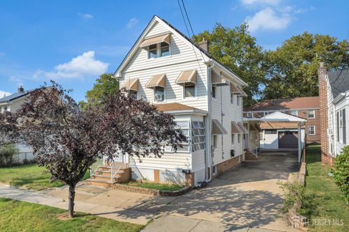 25 Rutgers St, New Brunswick, NJ, 08901-3325 | Card Image