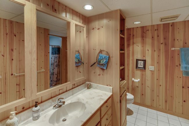 Lower level 3/4 bath. | Image 33
