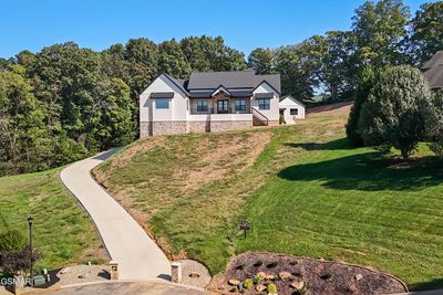 Front of the estate and custom driveway! | Image 1