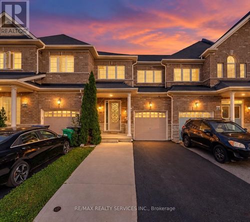 18 Seedland Cres, Brampton, ON, L6R0Z6 | Card Image