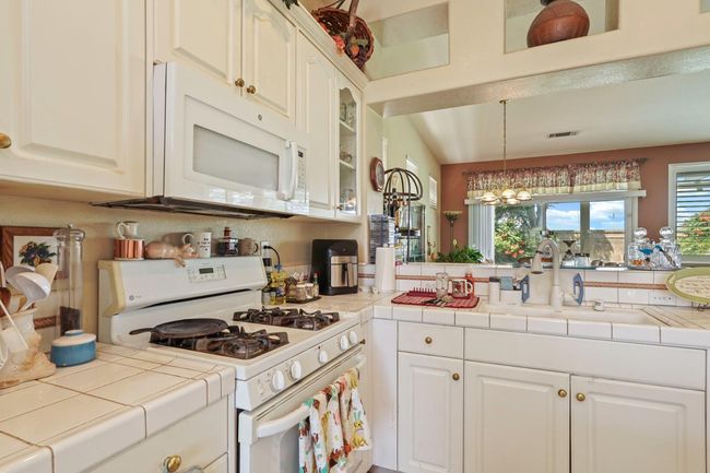 573 Fribourg Ln, House other with 3 bedrooms, 2 bathrooms and null parking in Manteca CA | Image 20