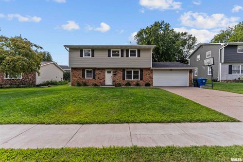 1453 W 41st St, Davenport, IA, 52806-4545 | Card Image