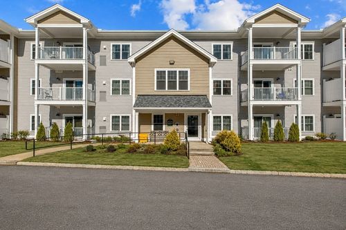 3211-3211 Briarwood Vlg, Clinton, MA, 01510 | Card Image