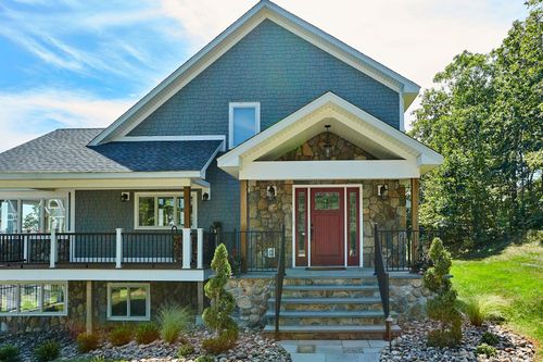 21 Contentment Ln, Red Hook, NY, 12571-4365 | Card Image
