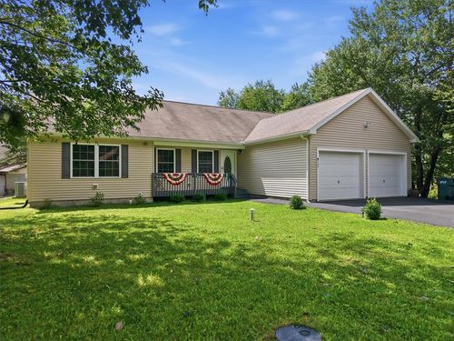 3106 Briarwood Dr, Tobyhanna, PA, 18466-8127 | Card Image