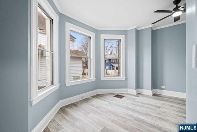 17 W Pierrepont Ave, Home with 2 bedrooms, 1 bathrooms and null parking in Rutherford NJ | Image 10