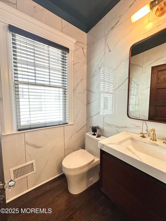 703 7 Th Ave, House other with 6 bedrooms, 4 bathrooms and null parking in Asbury Park NJ | Image 15