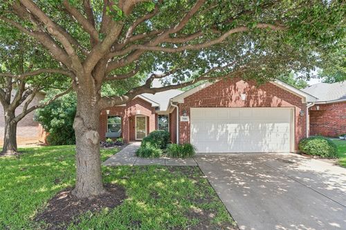 706 International Dr, Euless, TX, 76039-3769 | Card Image