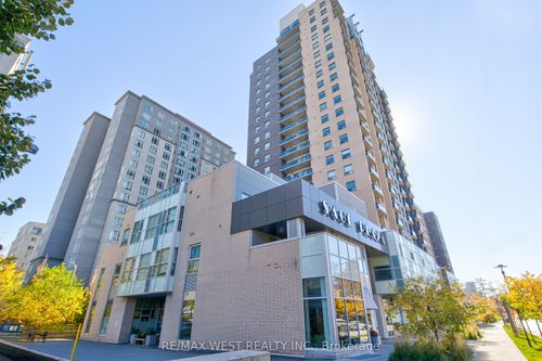 215-318 Spruce St, Waterloo, ON, N2L0E9 | Card Image