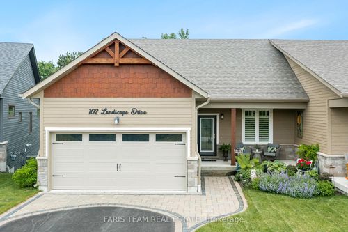 102 Landscape Dr, Oro Medonte, ON, L0L2L0 | Card Image