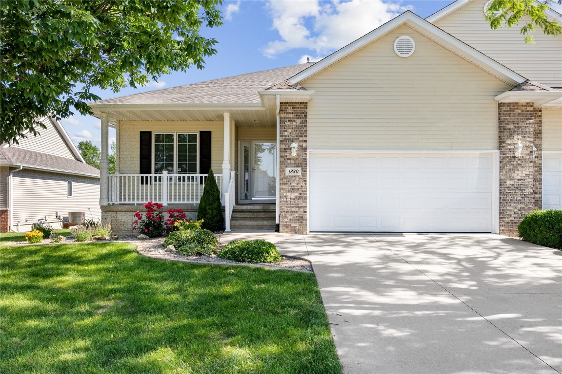 Hunters Creek Way, Marion, IA 52302