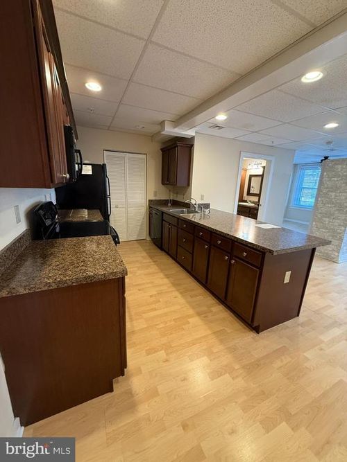 2b-80 Nassau St, Princeton, NJ, 08542-4526 | Card Image