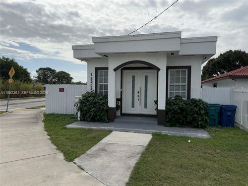 12202 Sw 216th St, Miami, FL, 33170-2823 | Card Image