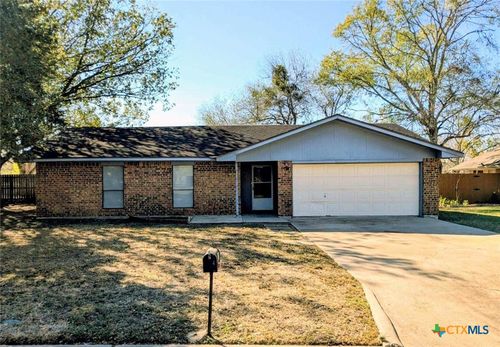 705 3rd St, Cuero, TX, 77954-2008 | Card Image