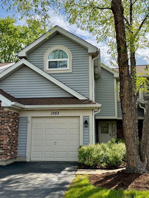 1353-1353 Ridgefield Circle, Carol Stream, IL, 60188 | Card Image