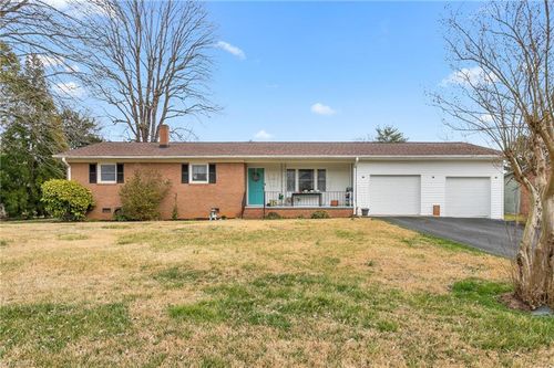 943 Maurine Dr, Asheboro, NC, 27205-2358 | Card Image