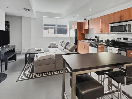 410-111 E Flagler St, Miami, FL, 33131-1111 | Card Image
