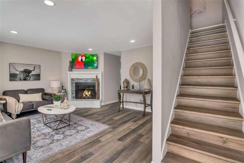 2101 Valley Oaks Dr Se, Smyrna, GA, 30080-1400 | Card Image