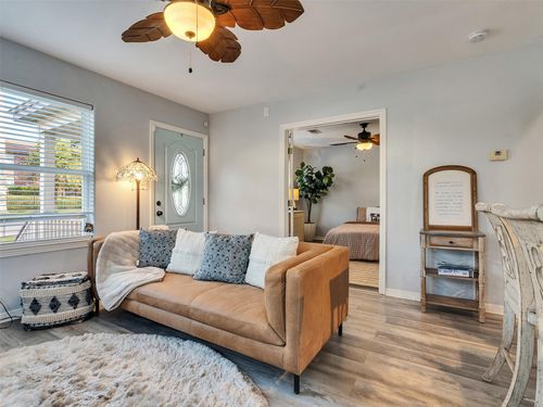 7121 Avenue P 1/2, Galveston, TX, 77551-1216 | Card Image