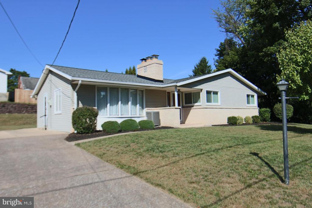 31st St, Harrisburg, PA 17109