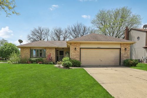 4801 W Glenbrook Trl, McHenry, IL, 60050-5492 | Card Image