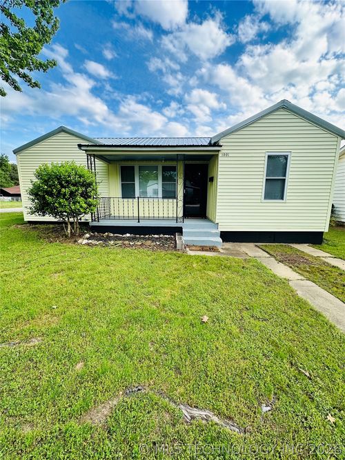 1001 Summit St, Henryetta, OK, 74437-2641 | Card Image