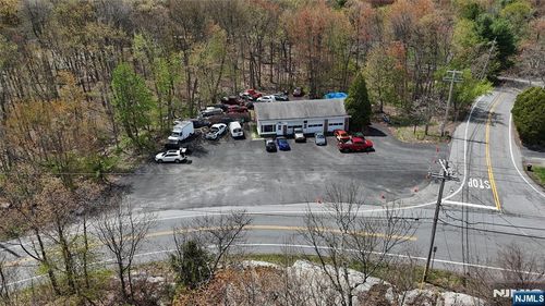 101 Otterhole Rd, West Milford, NJ, 07480-4101 | Card Image