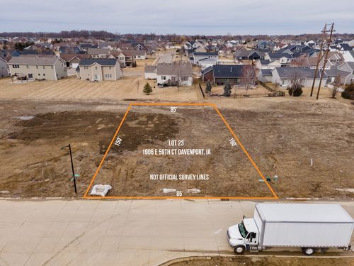 1906 E 59th Ct, Davenport, IA, 52807-2920 | Card Image