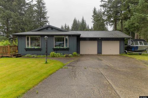 9217 Gee St, Juneau, AK, 99801-8825 | Card Image