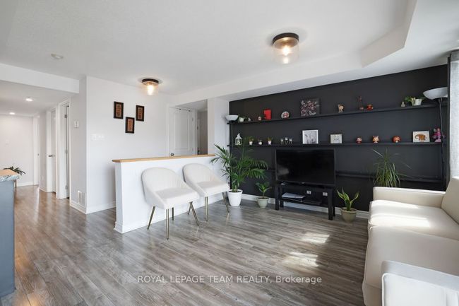 8 - 2240 10 Th Line Rd, Condo with 2 bedrooms, 2 bathrooms and 1 parking in Orléans ON | Image 5