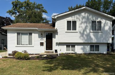 2222 Franklin Road, Home with 3 bedrooms, 1 bathrooms and null parking in Berkley MI | Image 1