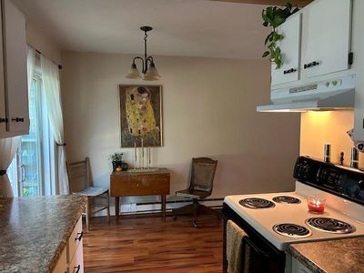 F3 Grandview Drive, Condo with 2 bedrooms, 1 bathrooms and null parking in South Burlington VT | Image 3