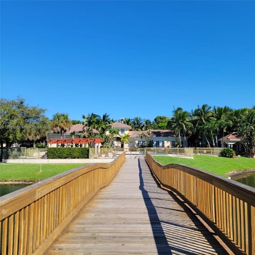 apt-204-2564 Centergate Dr, Miramar, FL, 33025-7255 | Card Image
