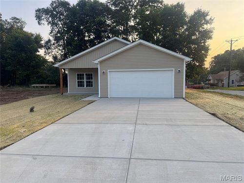 217 S 6th St, Elsberry, MO, 63343-1409 | Card Image