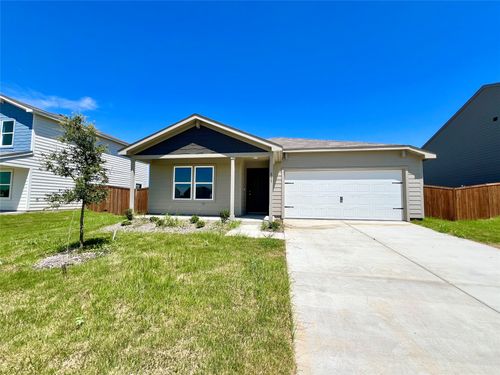 833 Bluffview Dr, Cleburne, TX, 76031-5273 | Card Image