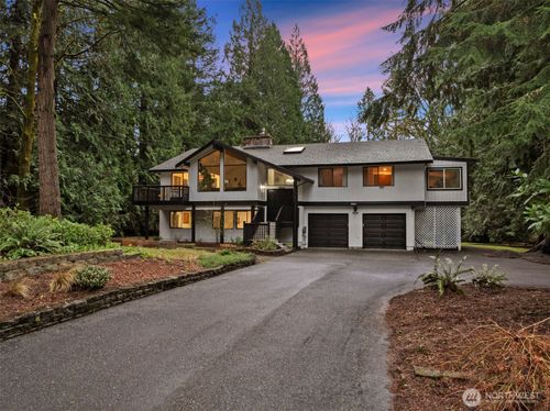 18802 185th Ave Ne, Woodinville, WA, 98077-8227 | Card Image