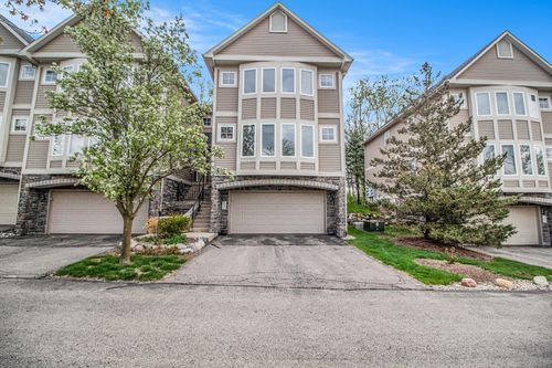 237 Old Creek Dr, Saline, MI, 48176-1761 | Card Image