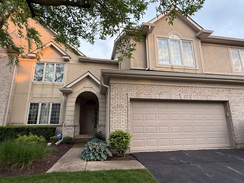 49 Beaconsfield Ct, Lincolnshire, IL, 60069-2905 | Card Image