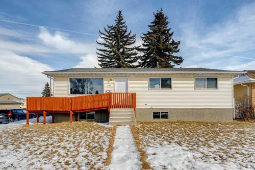 1102 34 Street Se, Home with 5 bedrooms, 2 bathrooms and 2 parking in Calgary AB | Card Image