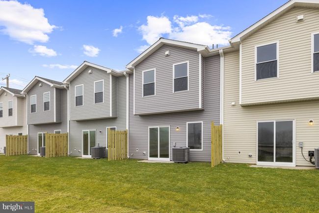8124 Bartholomew Ct, Townhouse with 3 bedrooms, 3 bathrooms and null parking in BALTIMORE MD | Image 4