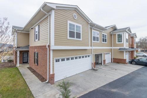 3102 Regency Ct, Chattanooga, TN, 37421-7621 | Card Image
